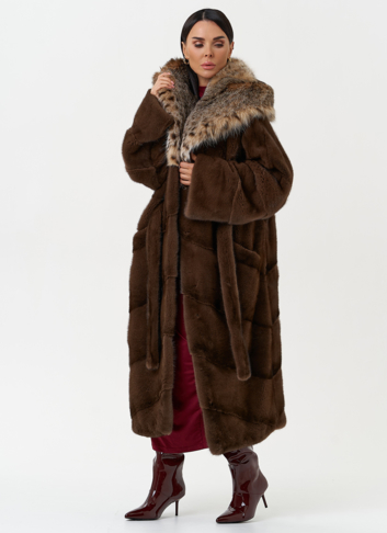 Женская шуба из меха норки с капюшоном из меха рыси