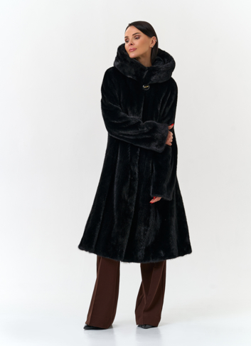 Шуба из меха норки с капюшоном