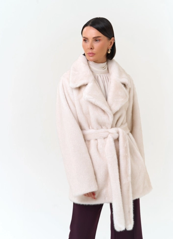 Женское пальто из эко меха