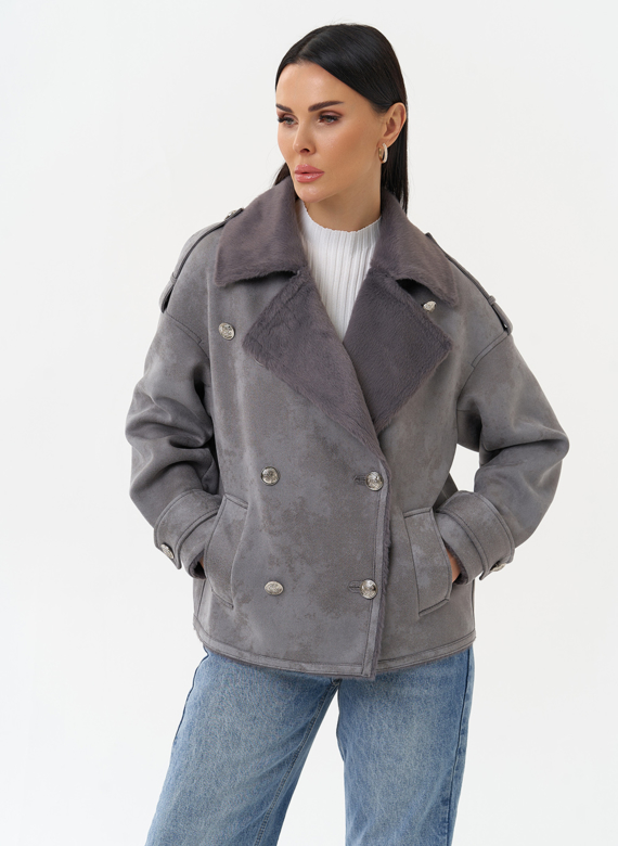 Дубленка из эко замши с акцентными пуговицами