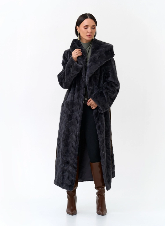 Шуба из меха норки с капюшоном