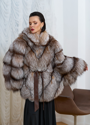 Шуба из меха лисы с поясом