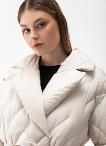 Женский пуховик с английским воротником