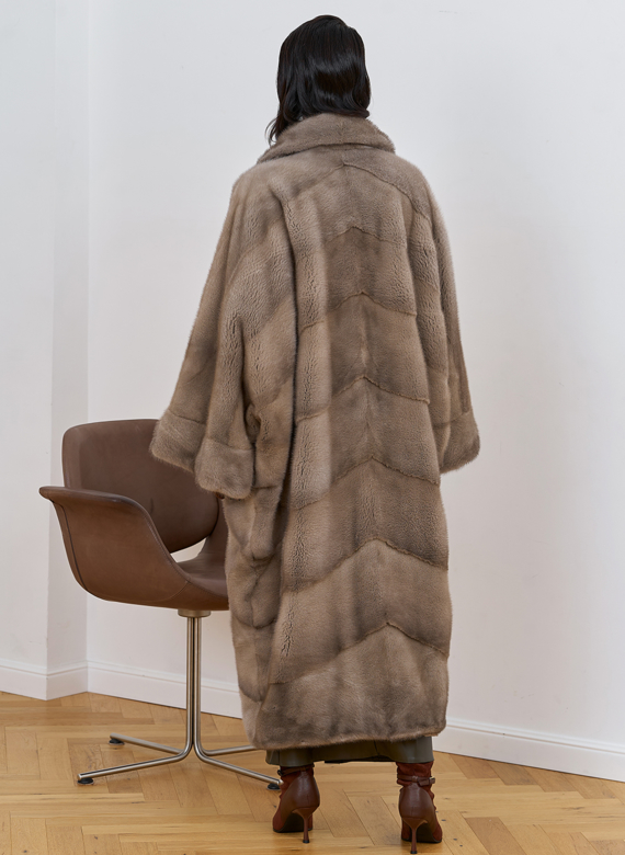 Норковая шуба оверсайз с английским воротником