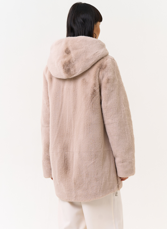 Женская шуба из эко меха с капюшоном