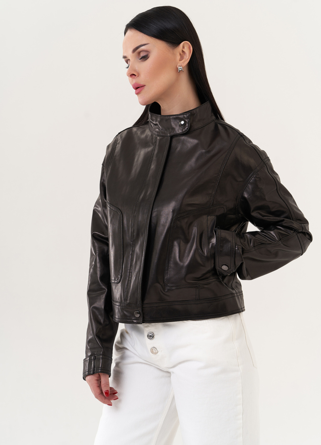 Куртка из натуральной кожи черного цвета модель № 26888 меха малина