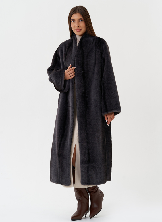 Длинное пальто из эко меха с принтом деграде