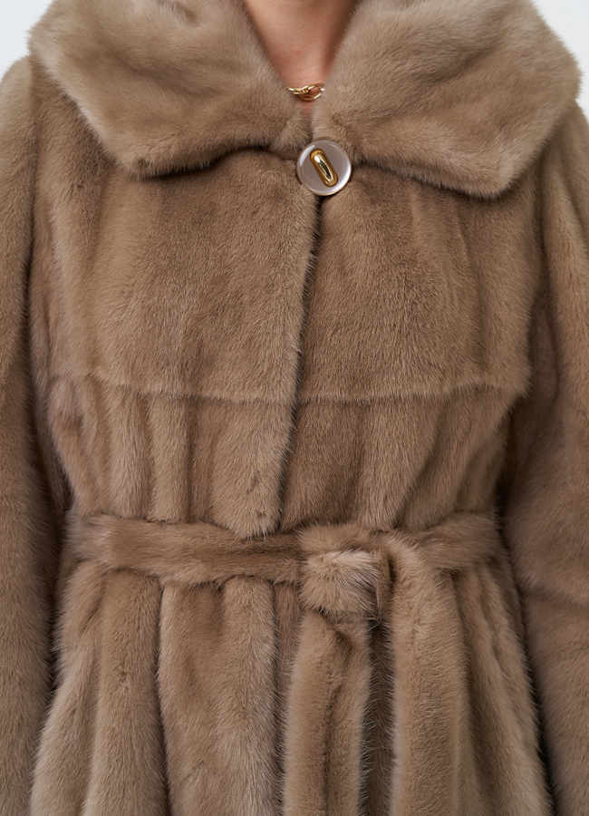 Длинная шуба с капюшоном  модель № 29229 в кредит