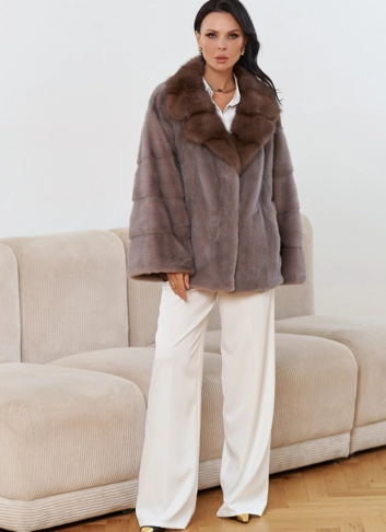 Куртка из меха норки с английским воротником из меха куницы