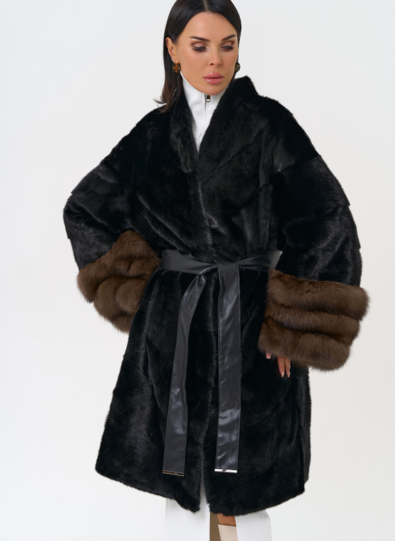 Норковая шуба с манжетами из меха куницы