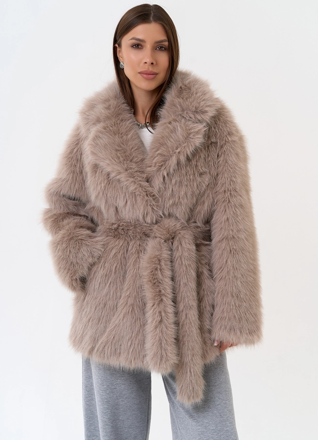Женская шуба из эко меха в бежевом цвете модель № 31243 меха малина