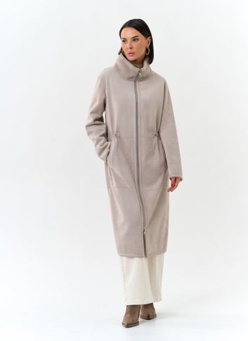 Светлая дубленка из эко замши