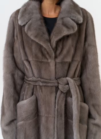 Длинная шуба из меха норки с английским воротником