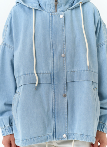 Женская джинсовая куртка с капюшоном