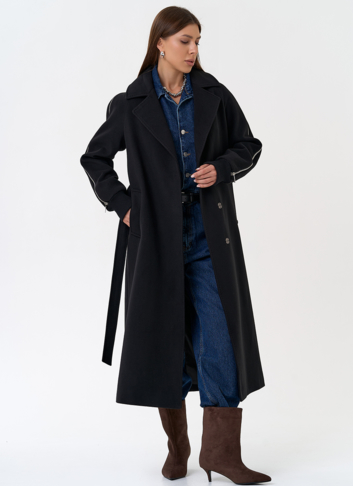 Женское пальто с декоративными молниями