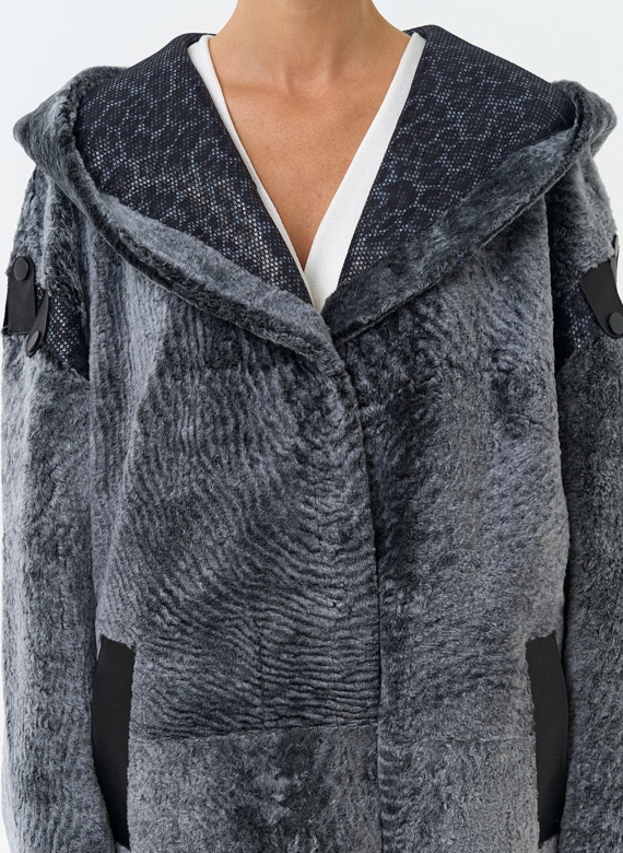 Женская двухсторонняя дубленка из натурального меха фото