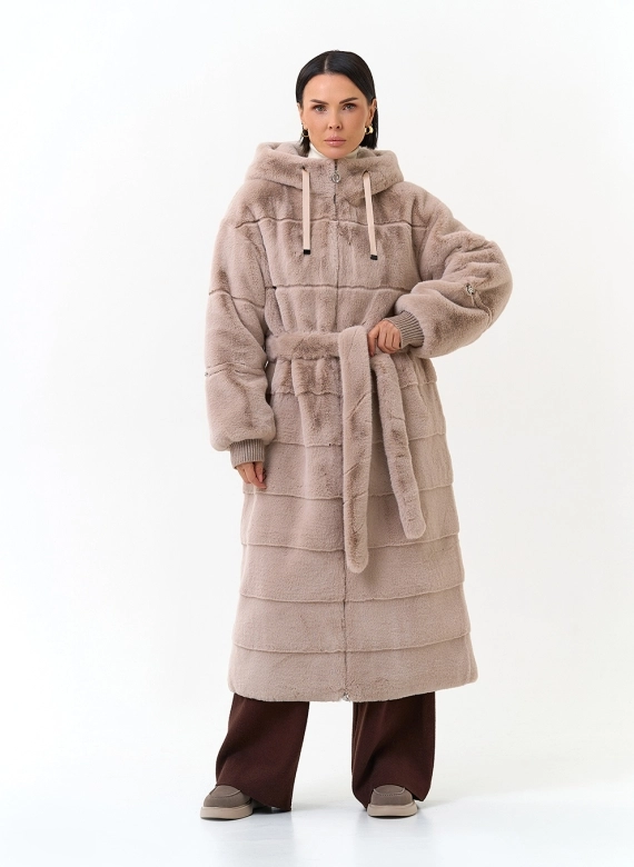 Женская шуба из эко меха с капюшоном фото