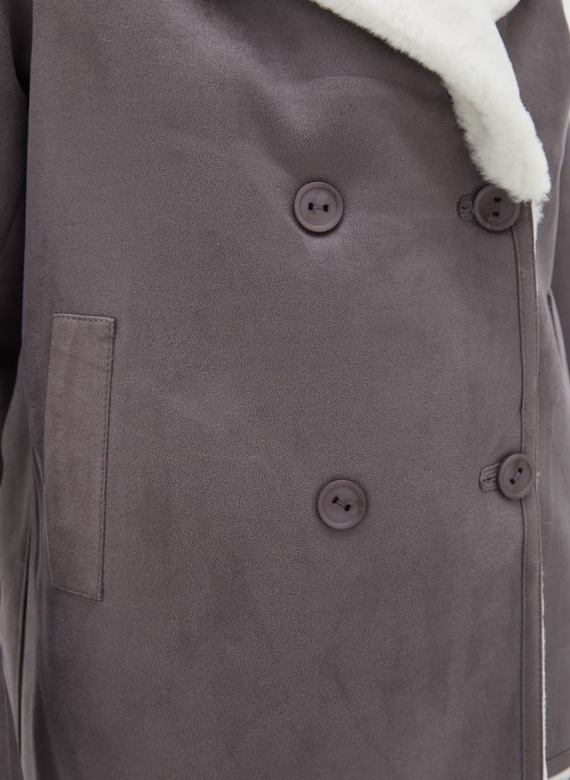 Женская двухсторонняя дубленка из эко кожи с английским воротником