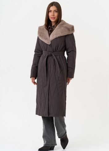 Женское пальто с капюшоном из эко меха