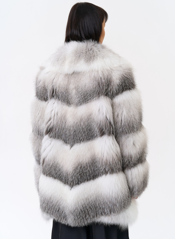 Шуба из белой лисы